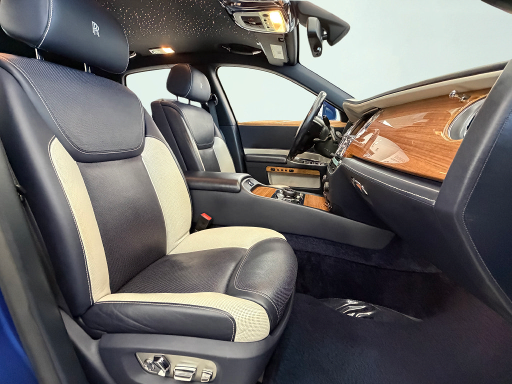 Used 2019 Rolls-Royce Ghost RWD image 43