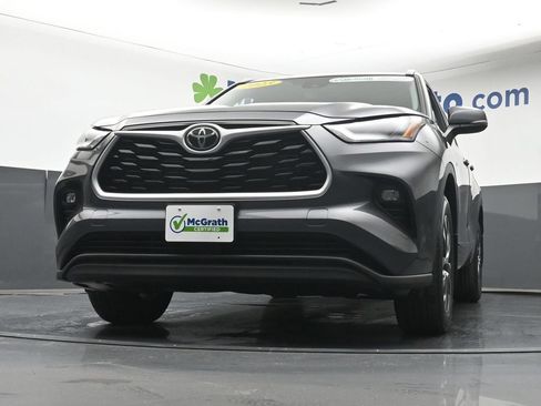 Used 2023 Toyota Highlander XLE AWD/4WD image 7