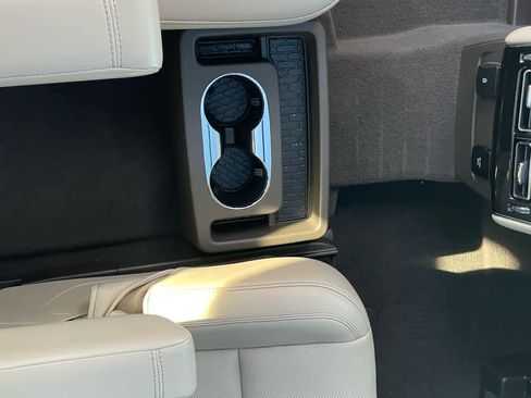 Used 2021 Lincoln Aviator Reserve w/ Elements Package Plus image 36