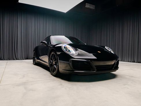 Used 2018 Porsche 911 Carrera 4S image 16