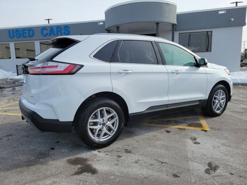 Used 2024 Ford Edge SEL w/ Convenience Package image 4