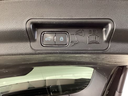 Used 2023 Ford Explorer XLT w/ Equipment Group 202A AWD/4WD image 36
