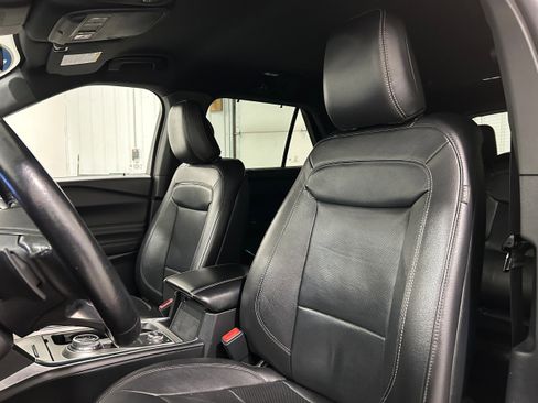 Used 2020 Ford Explorer Limited AWD/4WD image 25