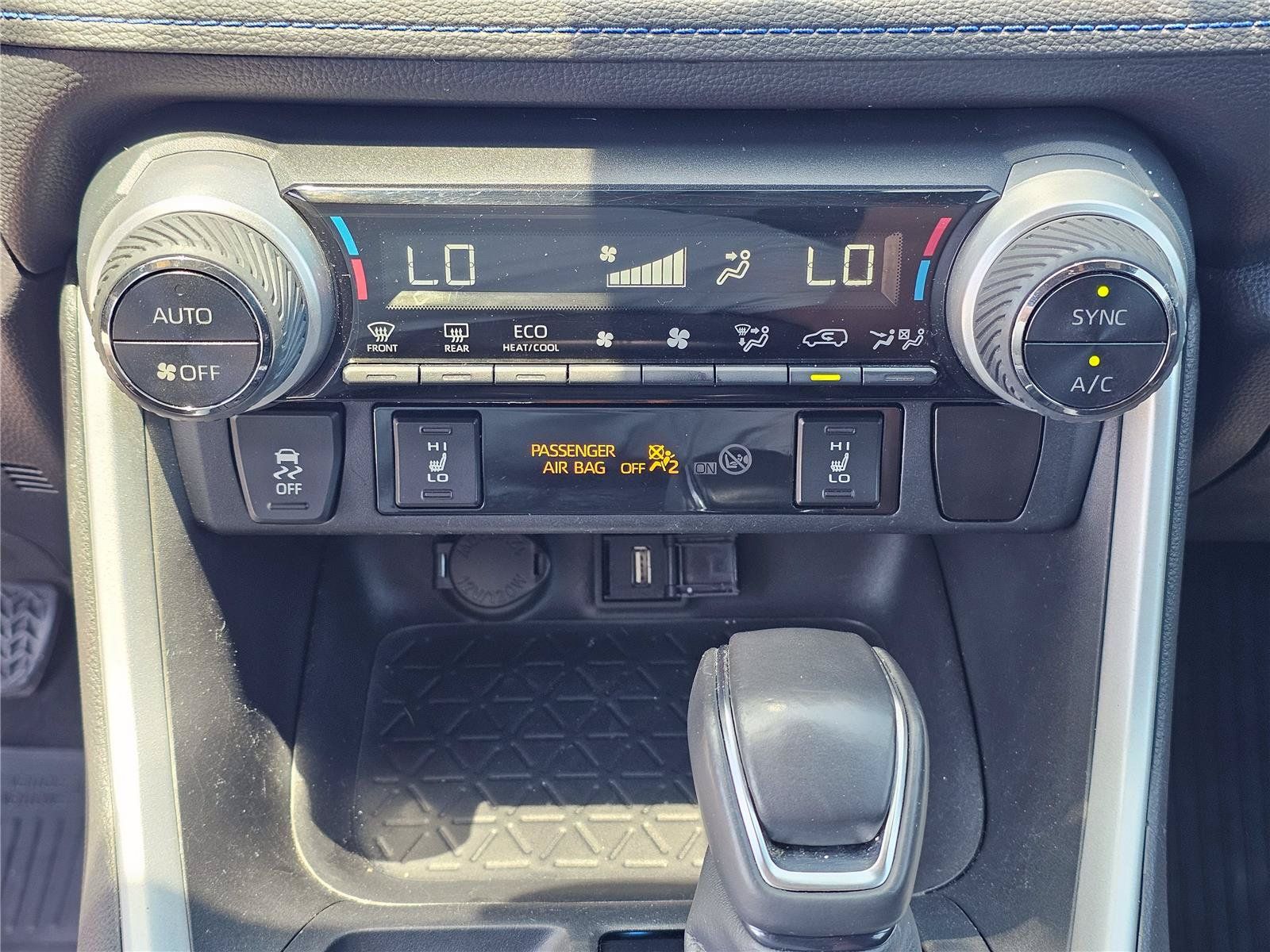 Used 2021 Toyota RAV4 XSE w/ XSE Grade Weather Package AWD/4WD image 30
