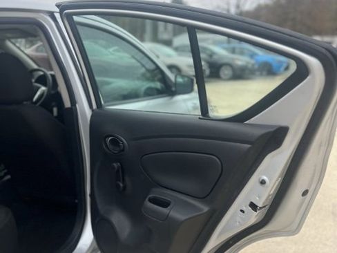 Used 2019 Nissan Versa S Plus image 20