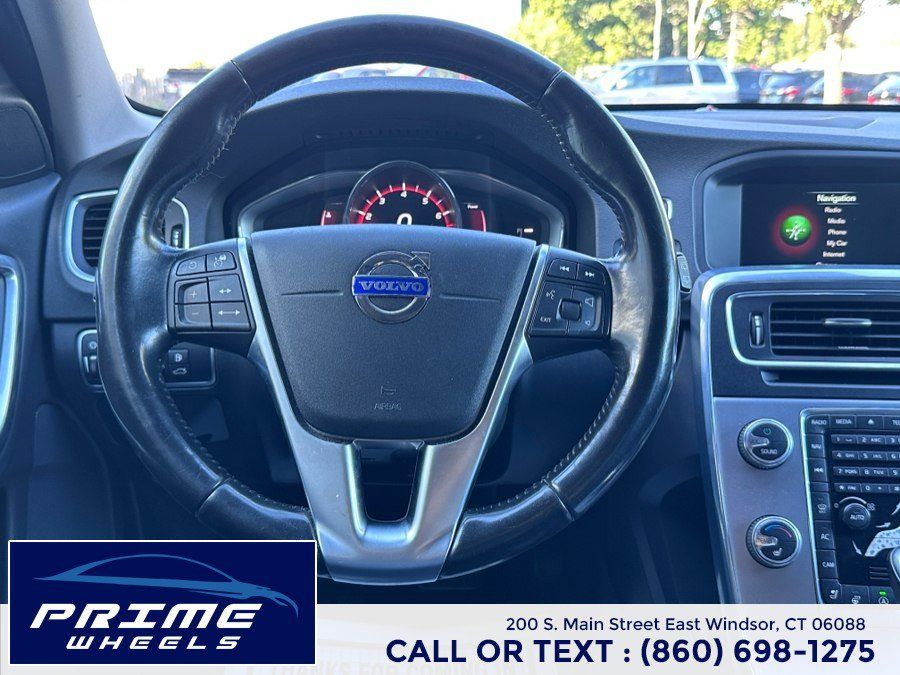 Used 2017 Volvo V60 T5 Cross Country Platinum w/ Climate Package AWD/4WD image 21