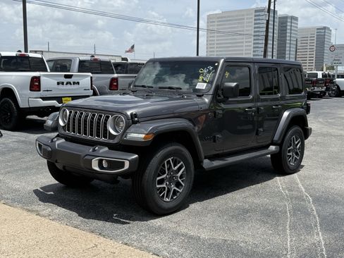 New 2025 Jeep Wrangler Sahara image 4