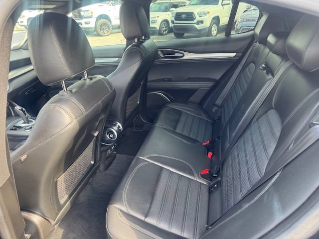 Used 2023 Alfa Romeo Stelvio Veloce AWD/4WD image 10
