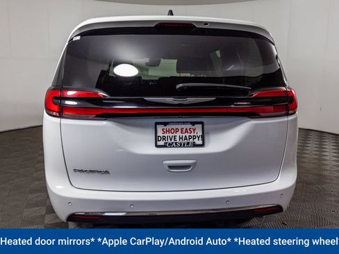 Used 2023 Chrysler Pacifica Touring-L FWD image 17