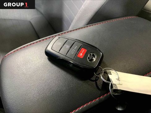 Used 2023 Toyota Corolla SE image 15