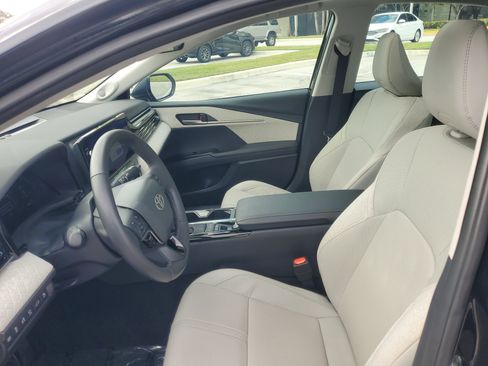 Used 2025 Toyota Camry XLE w/ Premium Plus Package image 14