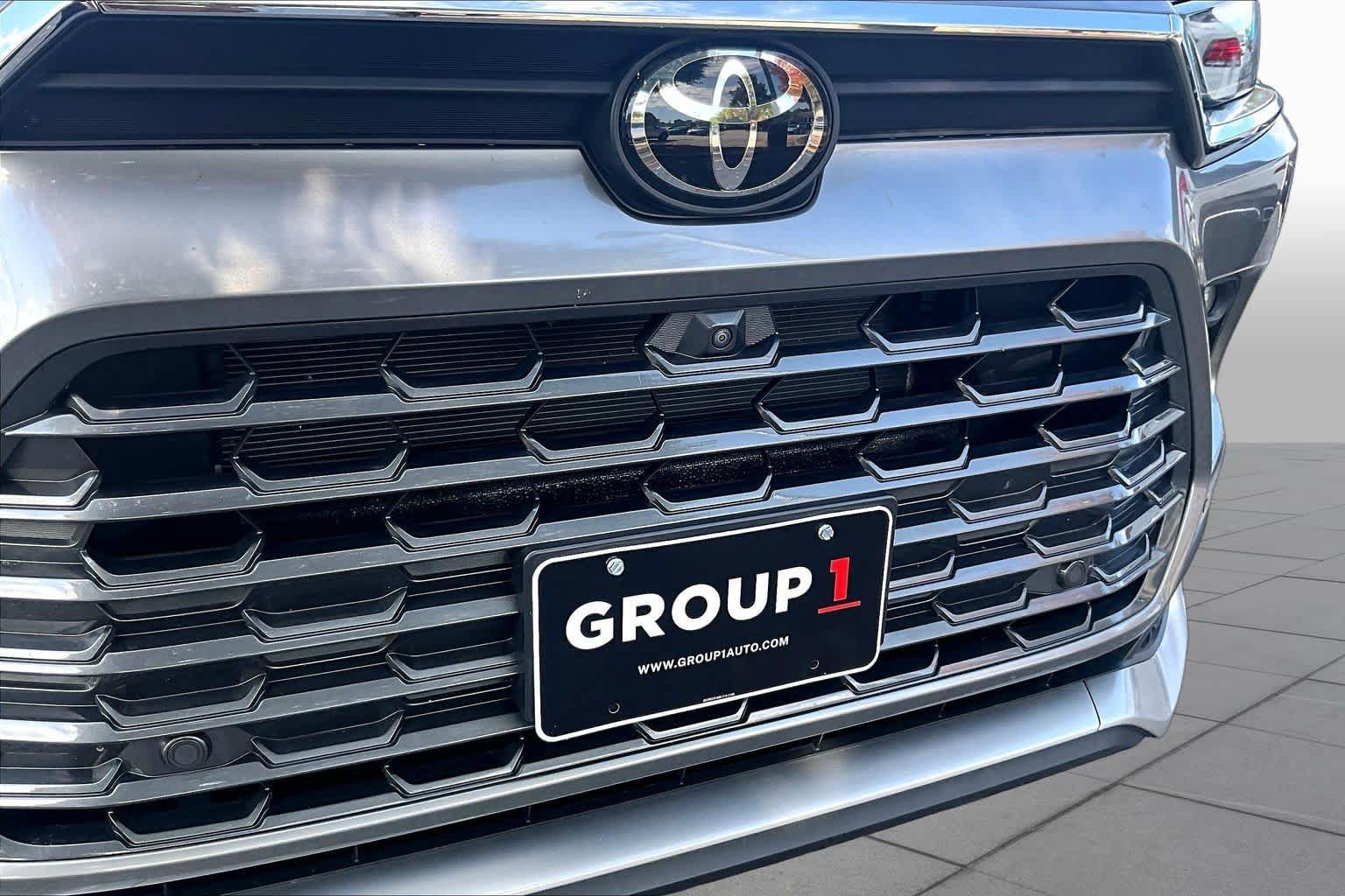 Used 2025 Toyota Grand Highlander AWD Hybrid image 30