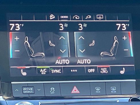 Used 2022 Audi e-tron Premium image 9