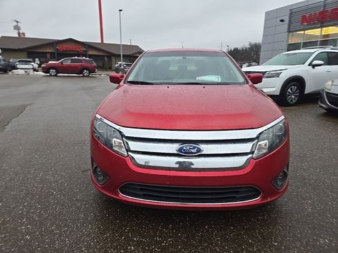 Used 2011 Ford Fusion SE image 2