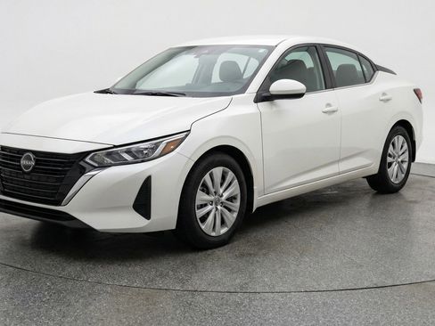 Used 2025 Nissan Sentra S FWD image 3
