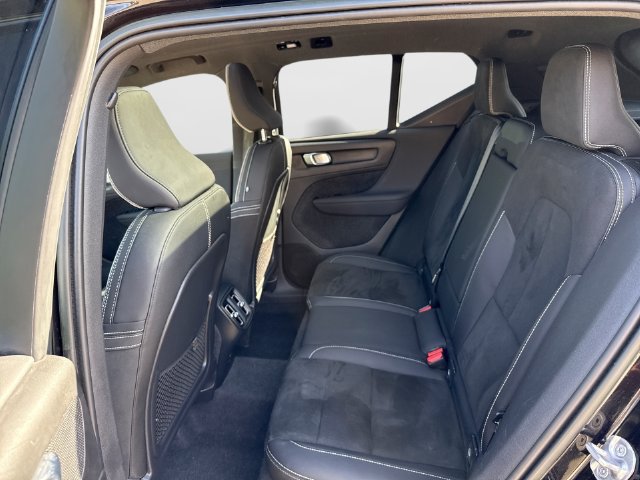 Certified 2023 Volvo XC40 B5 Plus w/ Climate Package AWD/4WD image 30