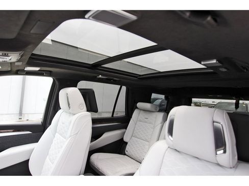 New 2026 Cadillac Escalade Platinum Sport w/ LPO, ONYX Package AWD/4WD image 24