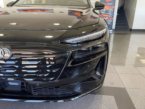 Used 2025 Audi A6 e-tron Premium Plus w/ Premium Plus AWD/4WD image 10