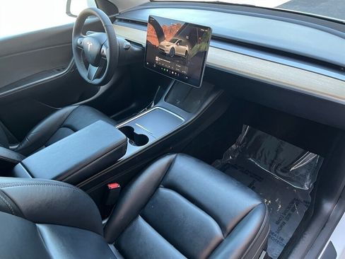 Used 2022 Tesla Model Y Long Range AWD/4WD image 7
