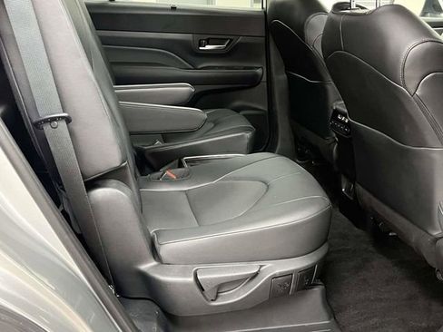 Used 2025 Toyota Grand Highlander FWD image 25