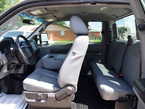 Used 2016 Ford F250 XL image 8