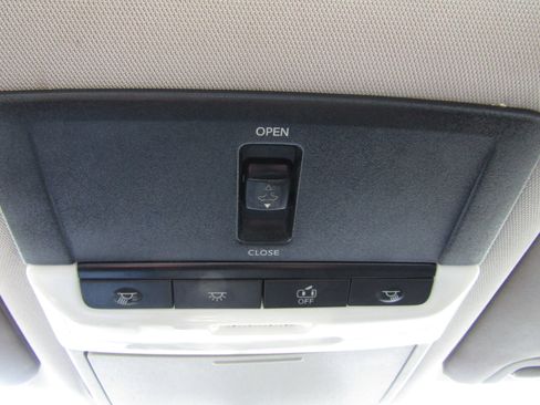 Used 2019 Nissan Altima 2.5 SR w/ SR Premium Package image 34