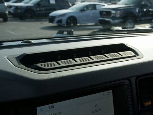 Used 2023 Ford Bronco Badlands w/ Sasquatch Package image 24