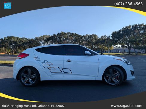Used 2013 Hyundai Veloster w/ Style Pkg image 6