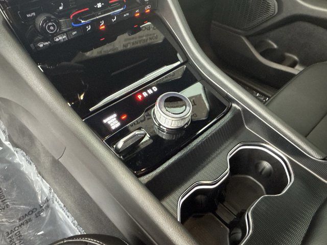 Used 2024 Jeep Grand Cherokee Limited w/ Black Appearance Package AWD/4WD image 19