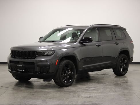 Used 2023 Jeep Grand Cherokee L Laredo RWD image 4
