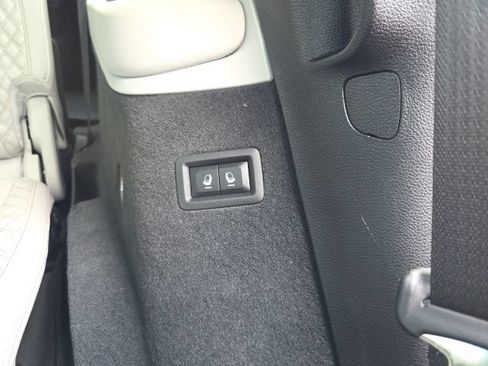 Used 2023 Jeep Grand Cherokee L Summit w/ Advanced Protech Group IV AWD/4WD image 43