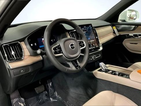New 2026 Volvo XC90 B6 Plus w/ Protection Package image 8