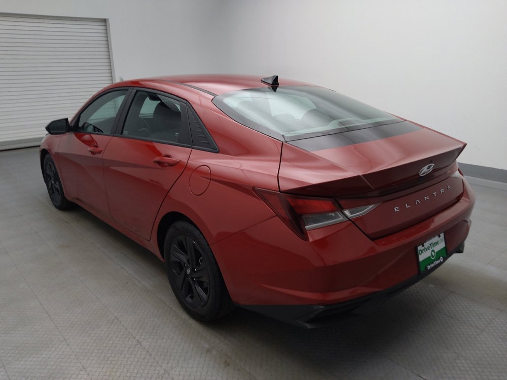 Used 2023 Hyundai Elantra SEL w/ Cargo Package FWD image 5