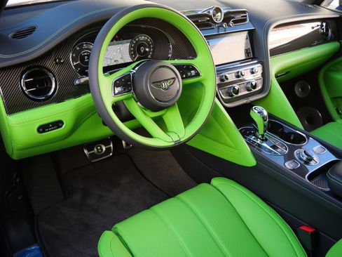 New 2026 Bentley Bentayga Speed image 2