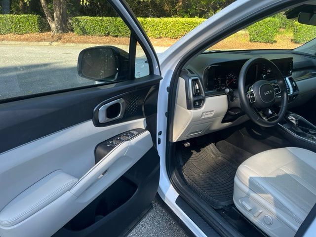 Used 2022 Kia Sorento S w/ Panoramic Sunroof Package FWD image 4