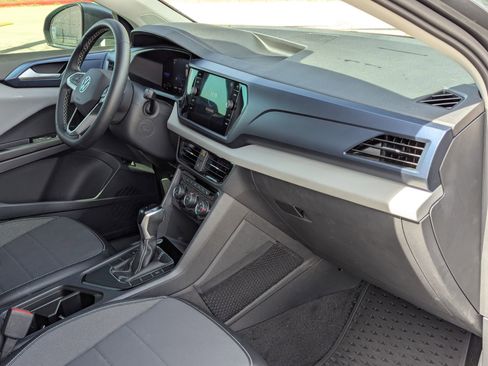 Used 2023 Volkswagen Taos SE image 29