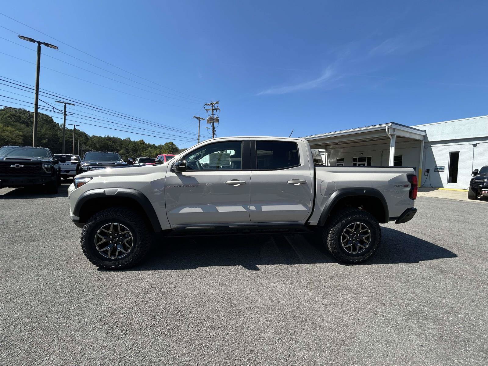 New 2026 Chevrolet Colorado ZR2 w/ Technology Package AWD/4WD image 4