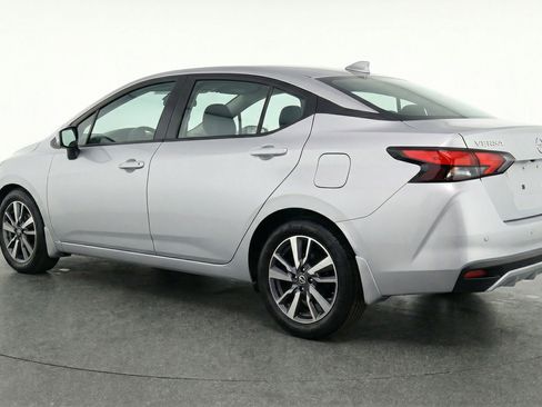 Used 2025 Nissan Versa SV image 6