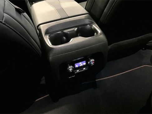 Used 2025 GMC Acadia AT4 image 10