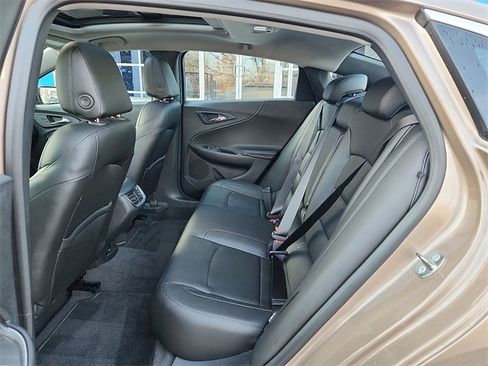 Used 2018 Chevrolet Malibu LT w/ Leather Package image 10
