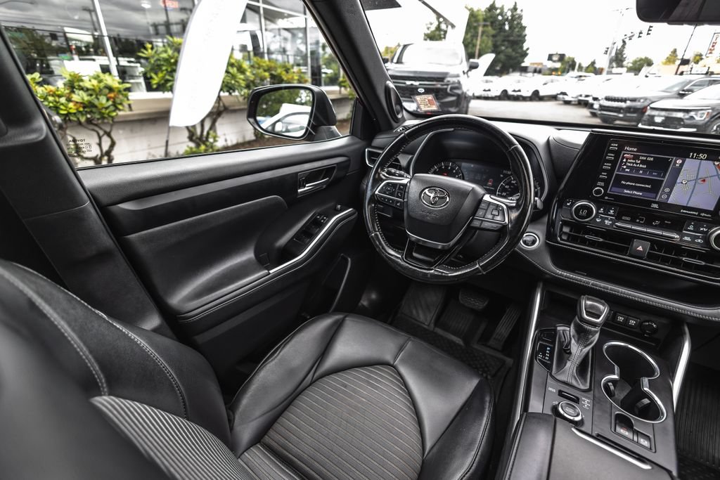 Used 2021 Toyota Highlander XSE AWD/4WD image 21