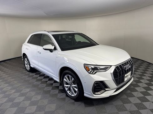 Used 2021 Audi Q3 2.0T Premium Plus w/ Premium Plus Package AWD/4WD image 7