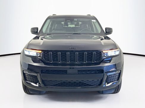 Used 2023 Jeep Grand Cherokee L Limited w/ Black Appearance Package RWD image 2