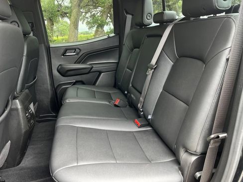 Used 2025 Chevrolet Colorado LT w/ LT Convenience Package RWD image 12