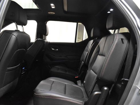Used 2023 Chevrolet Traverse RS AWD/4WD image 5