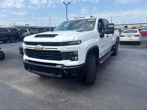 Used 2025 Chevrolet Silverado 2500 Custom w/ Custom Value Package AWD/4WD image 1