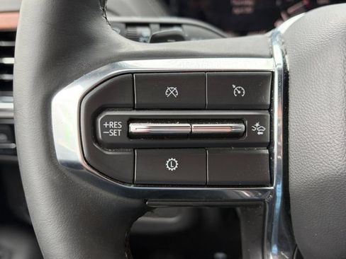 Used 2025 GMC Yukon XL Denali AWD/4WD image 6