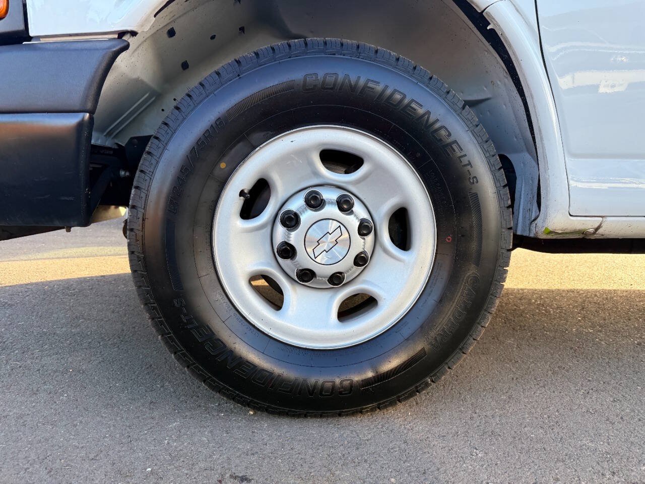 Used 2016 Chevrolet Express 2500 w/ Cold Climate Package RWD image 12