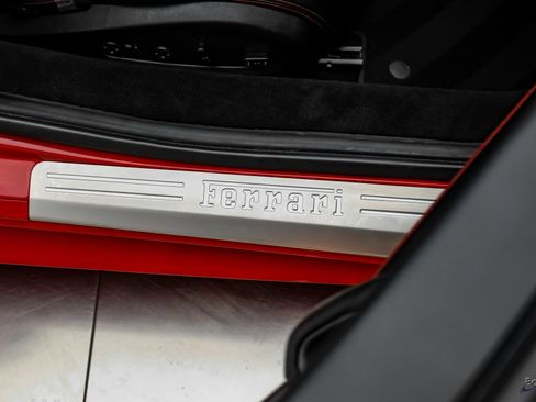 Used 2015 Ferrari 458 Italia Coupe RWD image 63