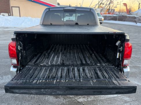 Used 2018 Toyota Tacoma SR5 image 12